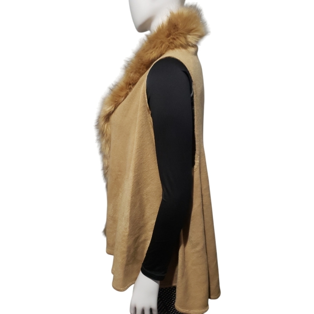 Surell Faux Fur Trimmed Knit Vest One Size - Picture 4 of 12
